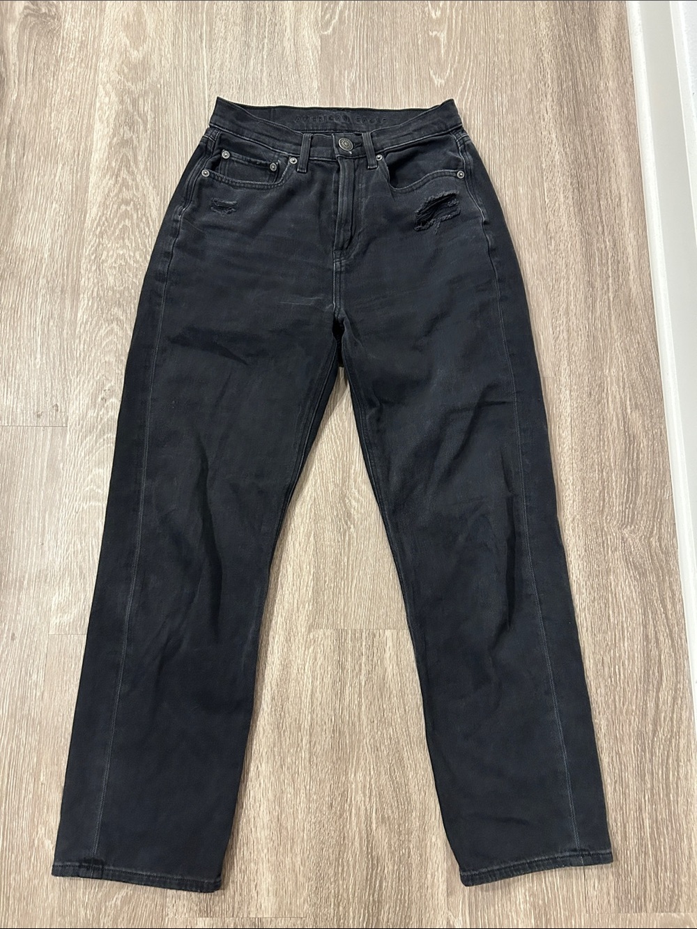 American Eagle Outfitters - Distressed Highest Rise ‘90s Boyfriend Jeans